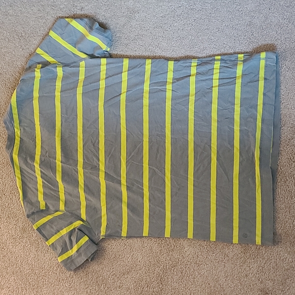 Lululemon mens tee - Picture 3 of 4